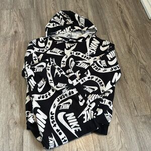 Nike logo sweatshirt and sweatpants outfit